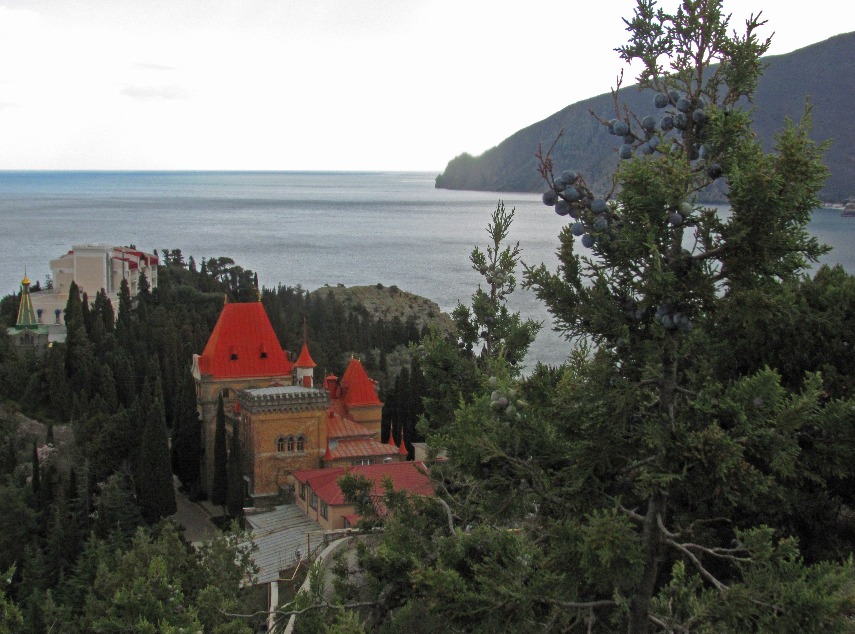 Замок княгини Гагариной и Аю-Даг